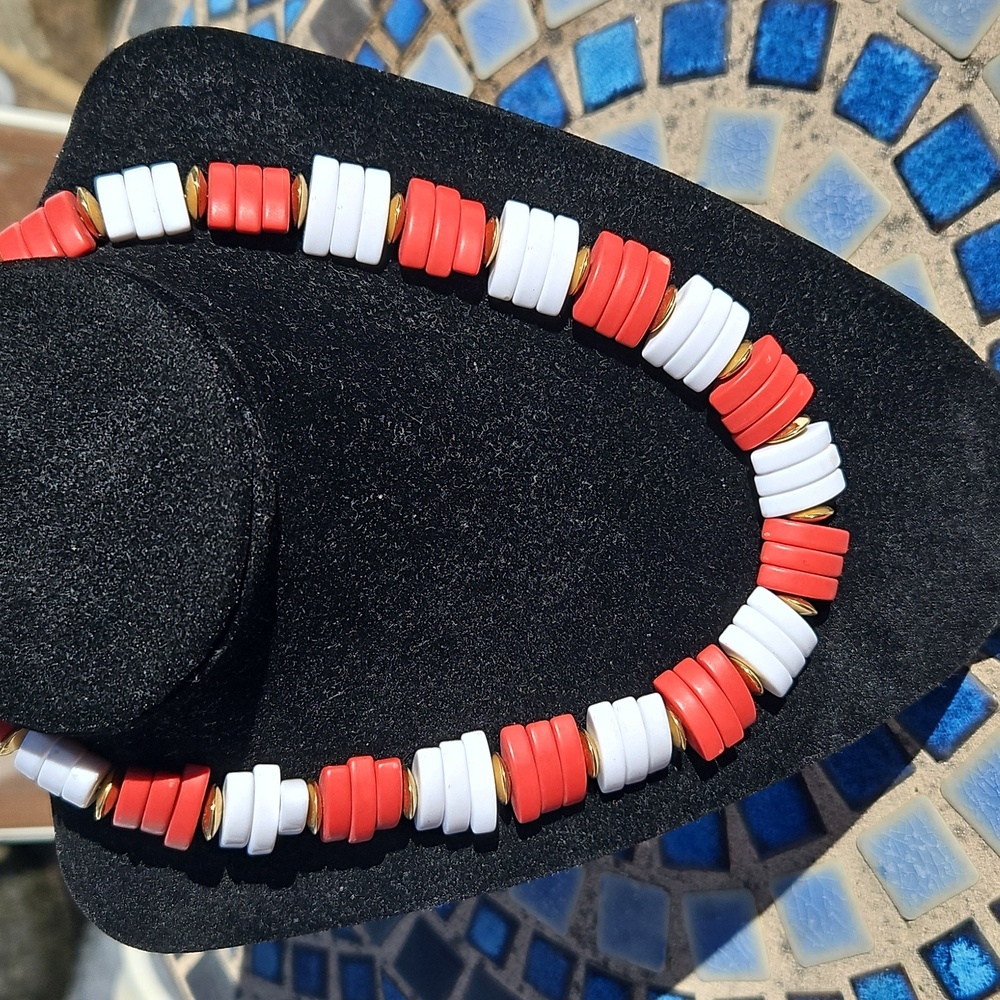 Vintage Goldtone Red White Lucite Necklace